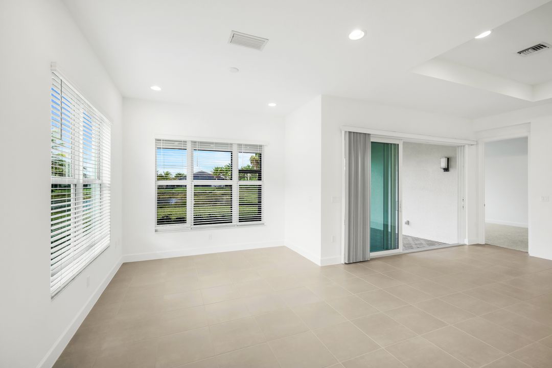 11805 Drake Ln, Naples, FL 34120