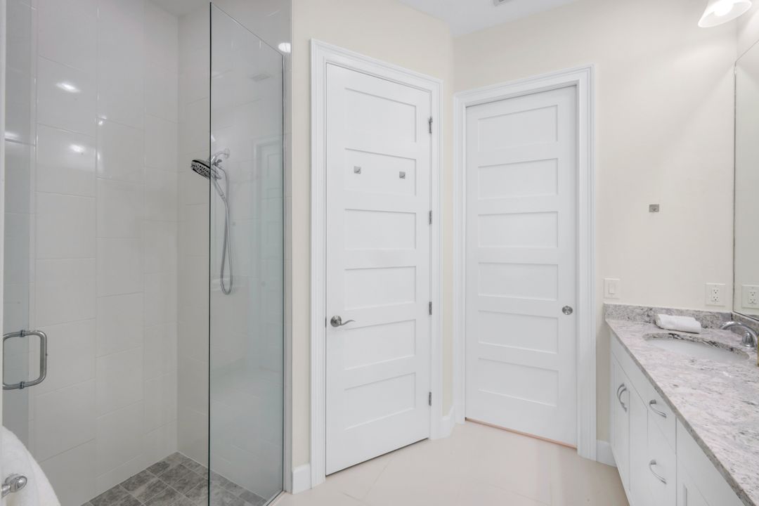 8852 Yucatan Ct, Naples, FL 34112