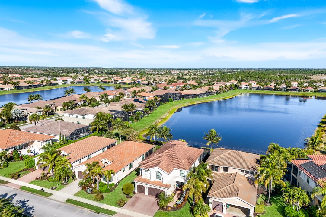 2735 Cinnamon Bay Cir, Naples, FL 34119