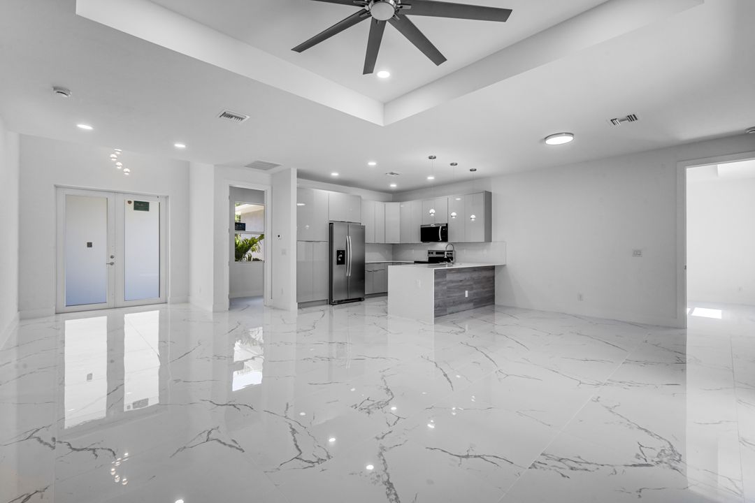 407 Columbus Ave, Lehigh Acres, FL 33972
