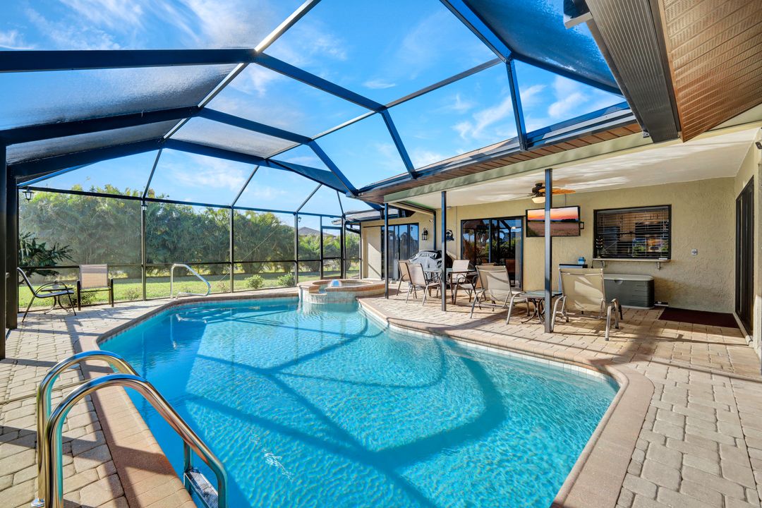 215 SE 12th Ave, Cape Coral, FL 33990