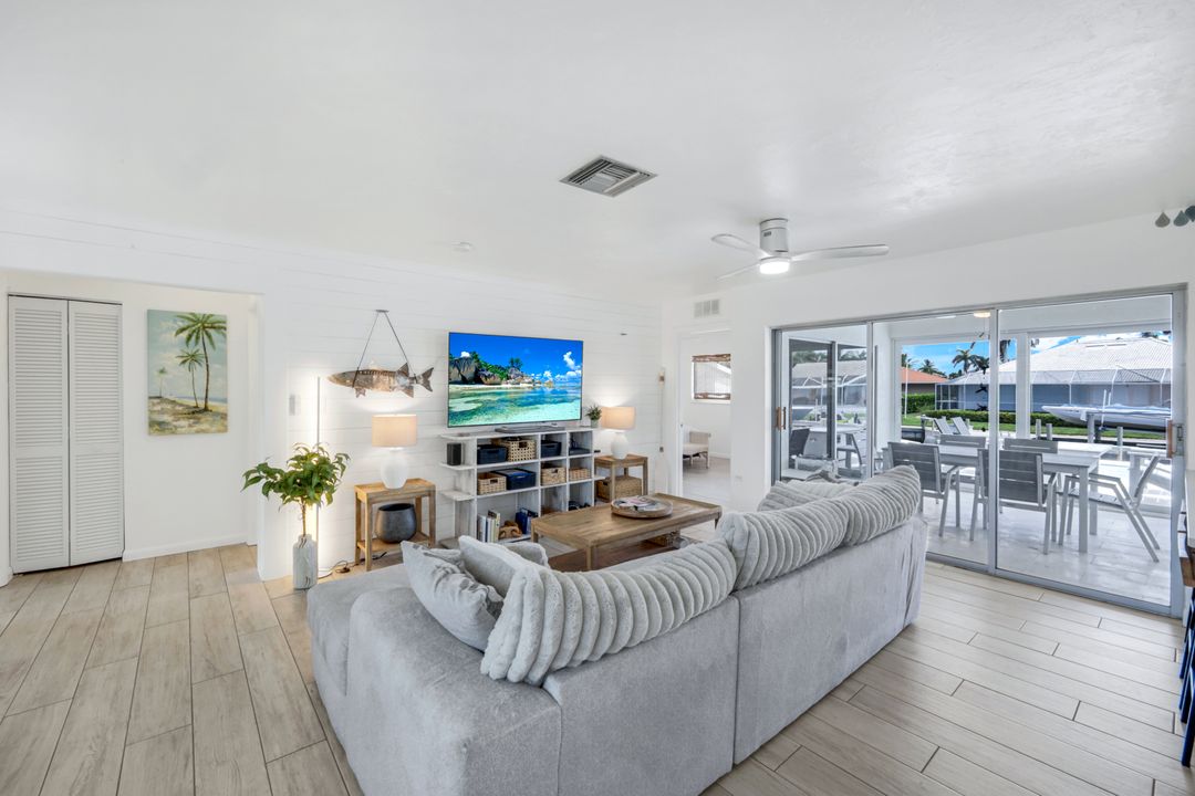 1048 Cottonwood Ct, Marco Island, FL 34145