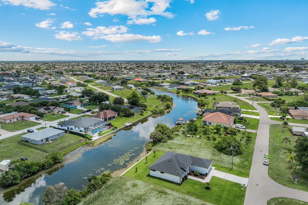 313 NE 5th St, Cape Coral, FL 33990
