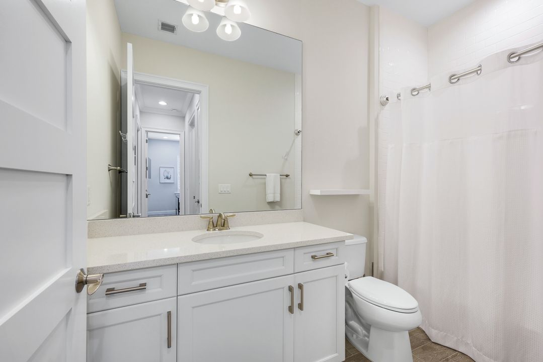 5665 Highbourne Dr, Naples, FL 34113