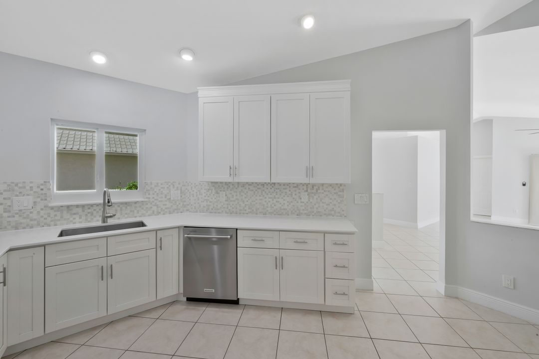 11054 Linnet Ln, Naples, FL 34119