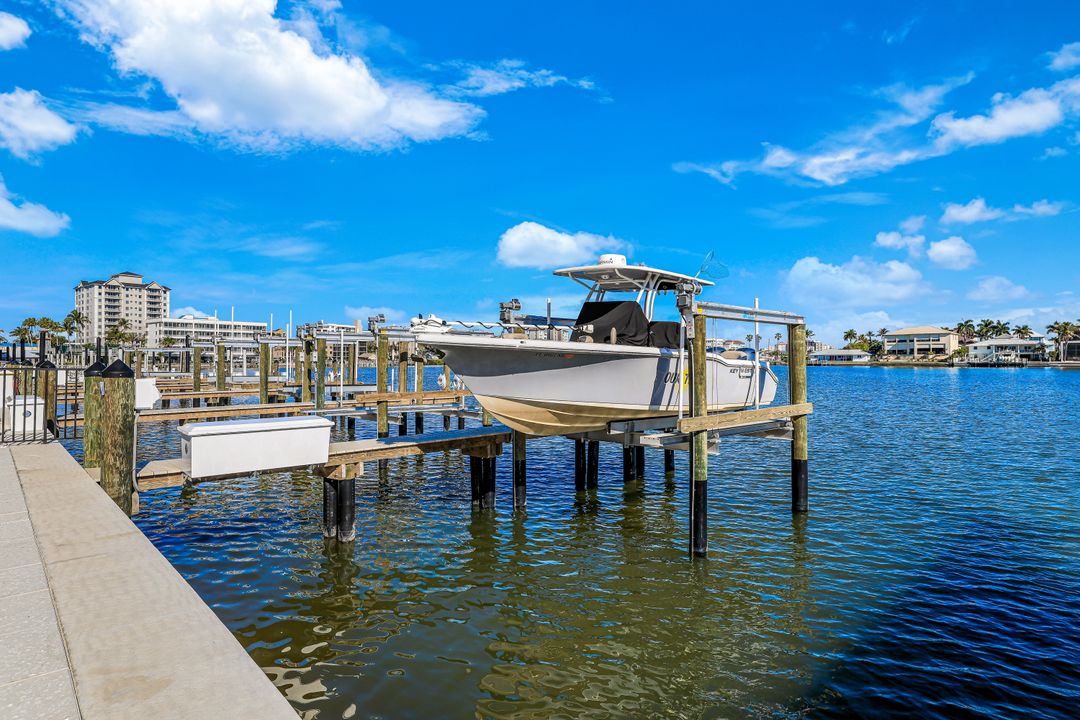 271 Southbay Dr #240, Naples, FL 34108