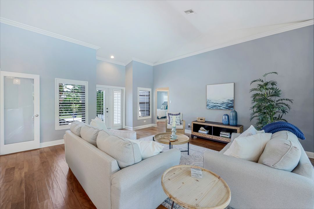 430 Cypress Way E, Naples, FL 34110