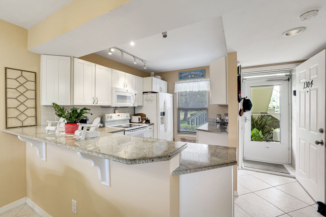 1335 Mainsail Dr #1304, Naples, FL 34114