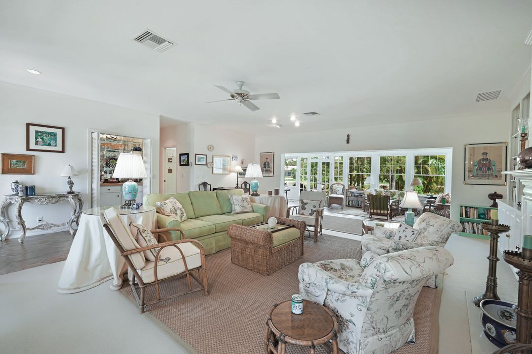 861 Swallow Point, Naples, FL 34105