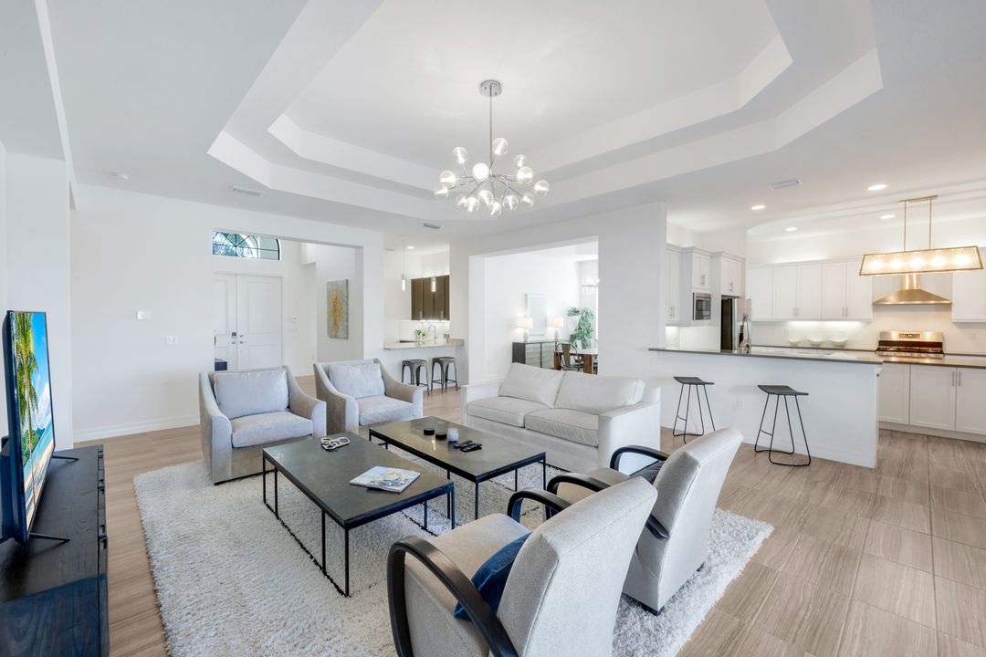 4549 Azalea Dr, Naples, FL 34119