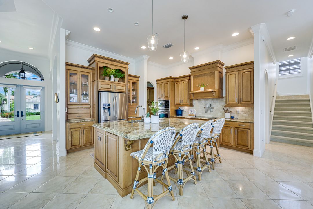 1148 Lamplighter Ct, Marco Island, FL 34145