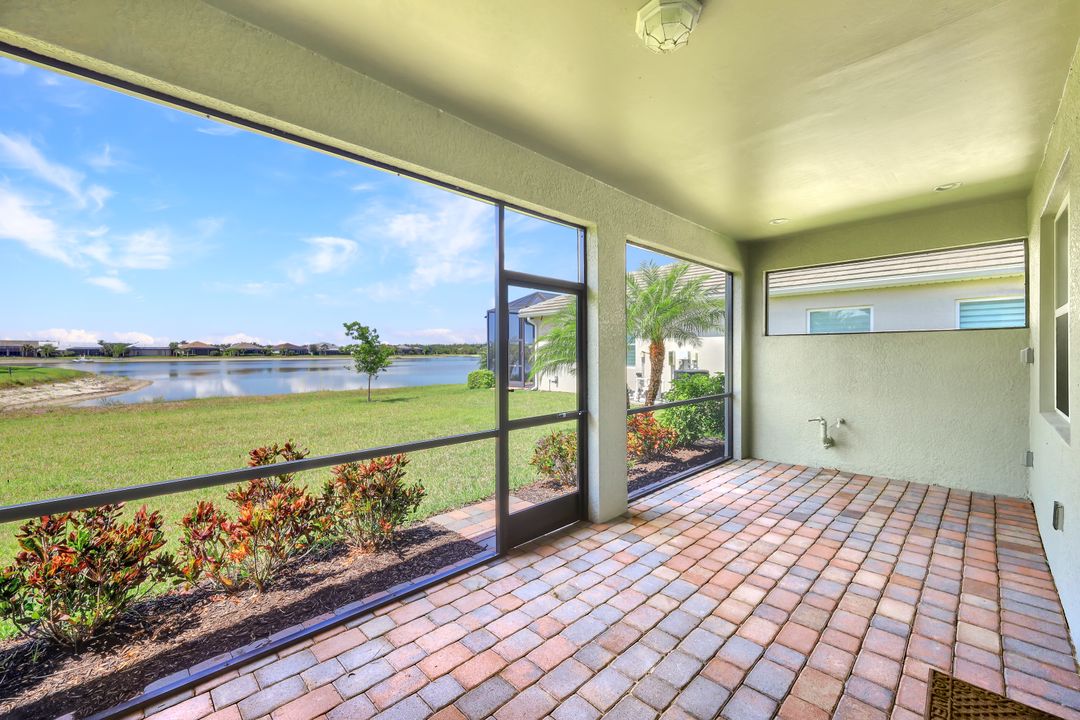 14704 Kelson Cir, Naples, FL 34114