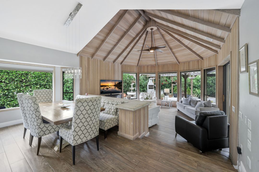 730 Bay Tree Ct, Naples, FL 34108