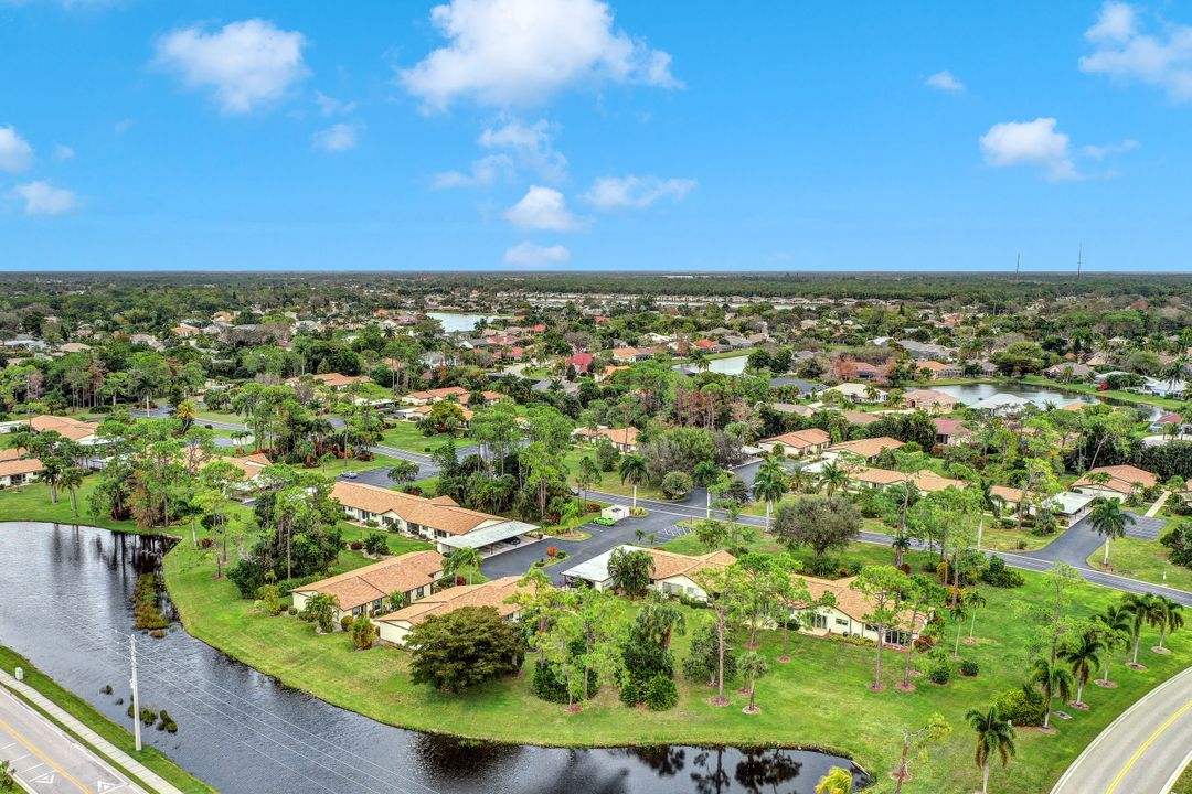 1004 Pine Isle Ln, Naples, FL 34112