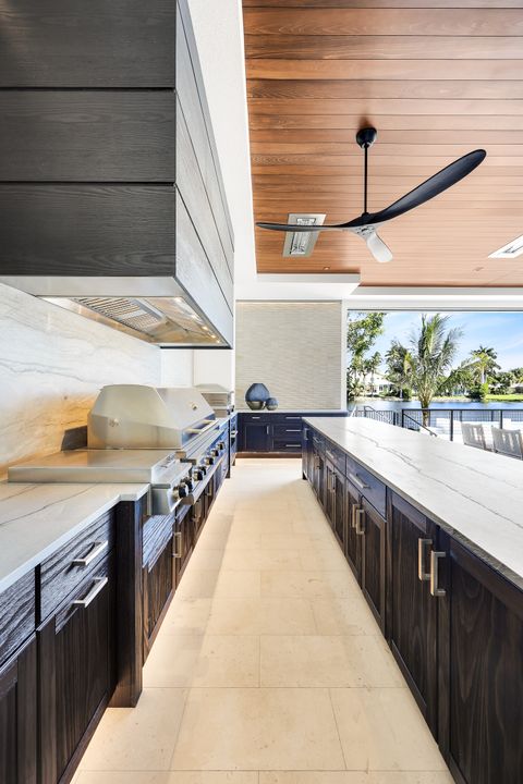 476 Palm Cir W, Naples, FL 34102