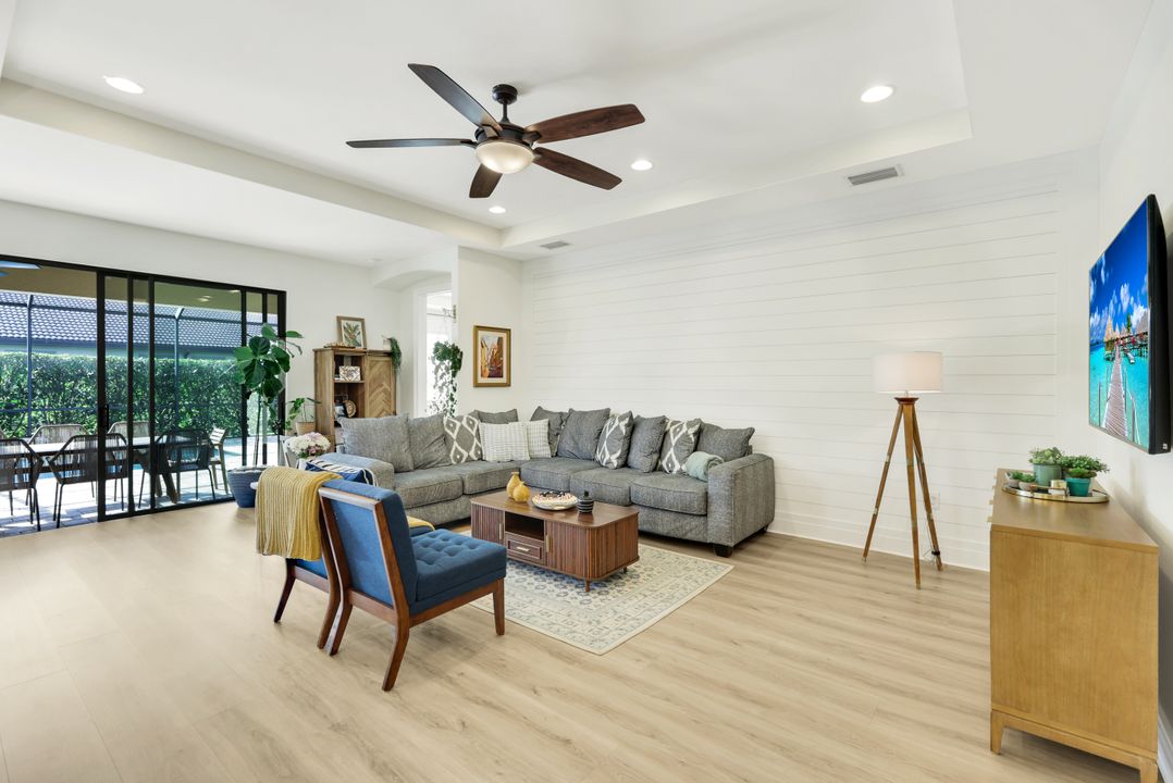 16357 Aberdeen Wy, Naples, FL 34110