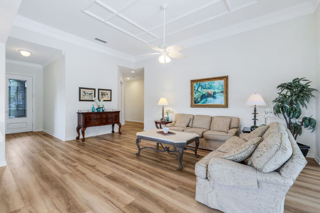 2984 Gilford Way, Naples, FL 34119