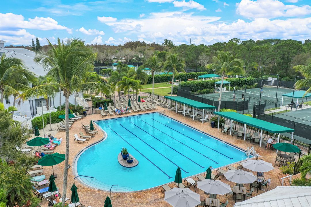 1118 Sweetwater Ln #1301, Naples, FL 34110