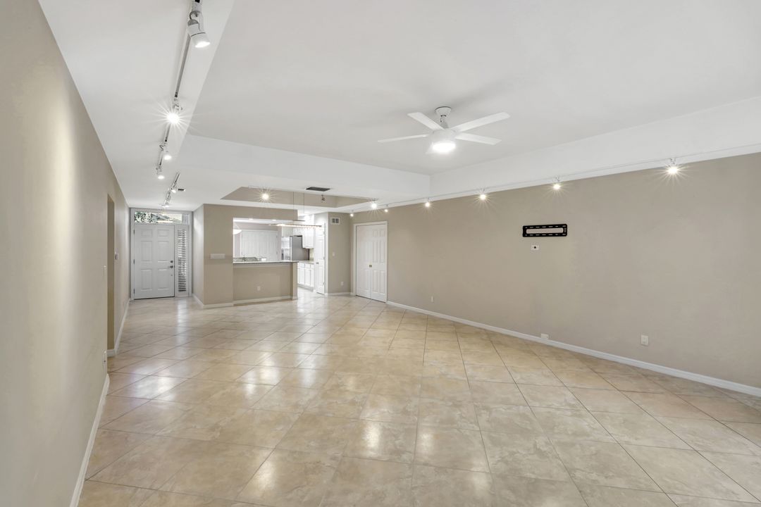 240 Via Perignon, Naples, FL 34119