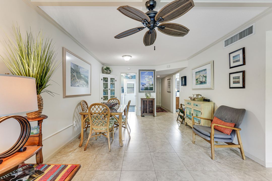 72 7th St S #202, Naples, FL 34102