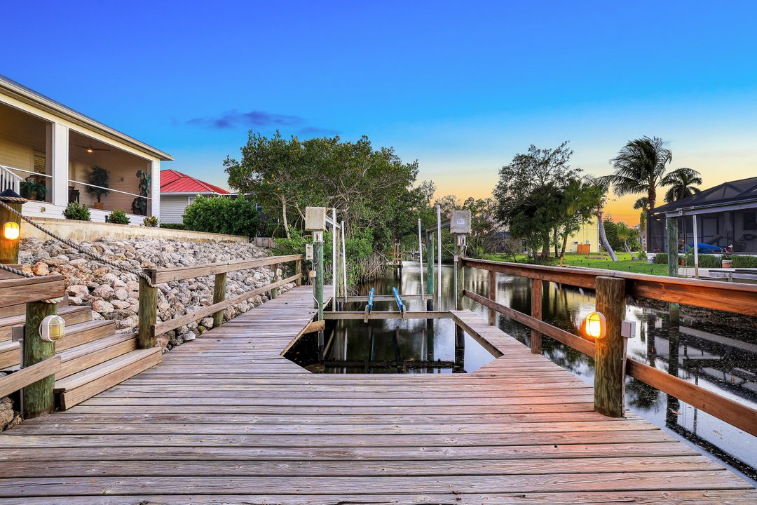 27080 Flamingo Dr, Bonita Springs, FL 34135