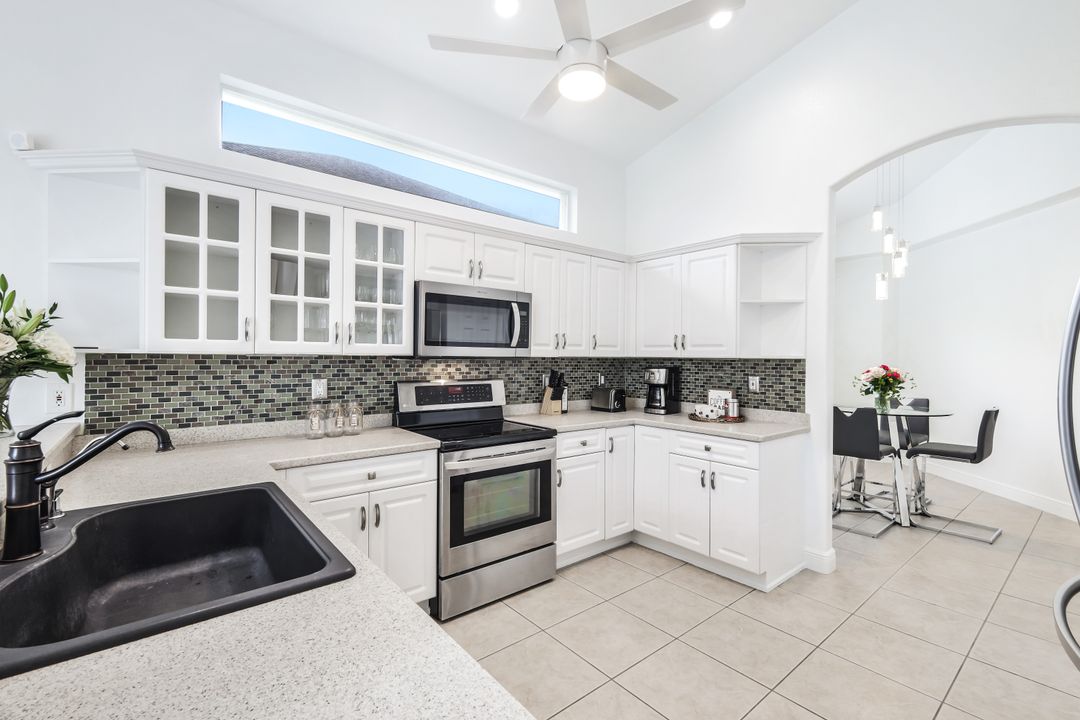 8710 Ibis Cove Cir, Naples, FL 34119