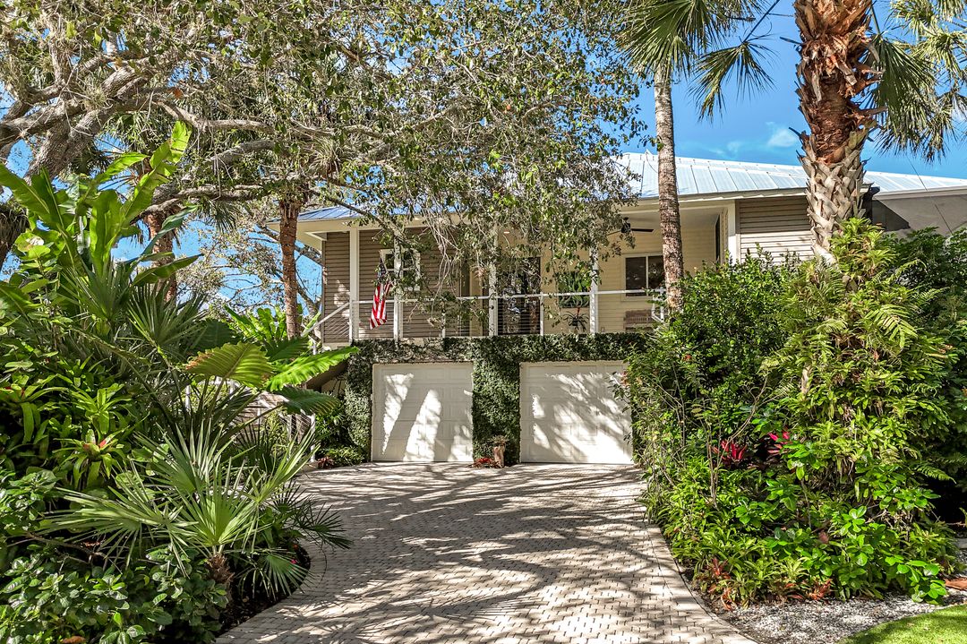 9976 Puopolo Ln, Bonita Springs, FL 34135