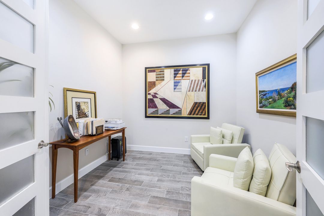 5879 Haiti Dr, Naples, FL 34112