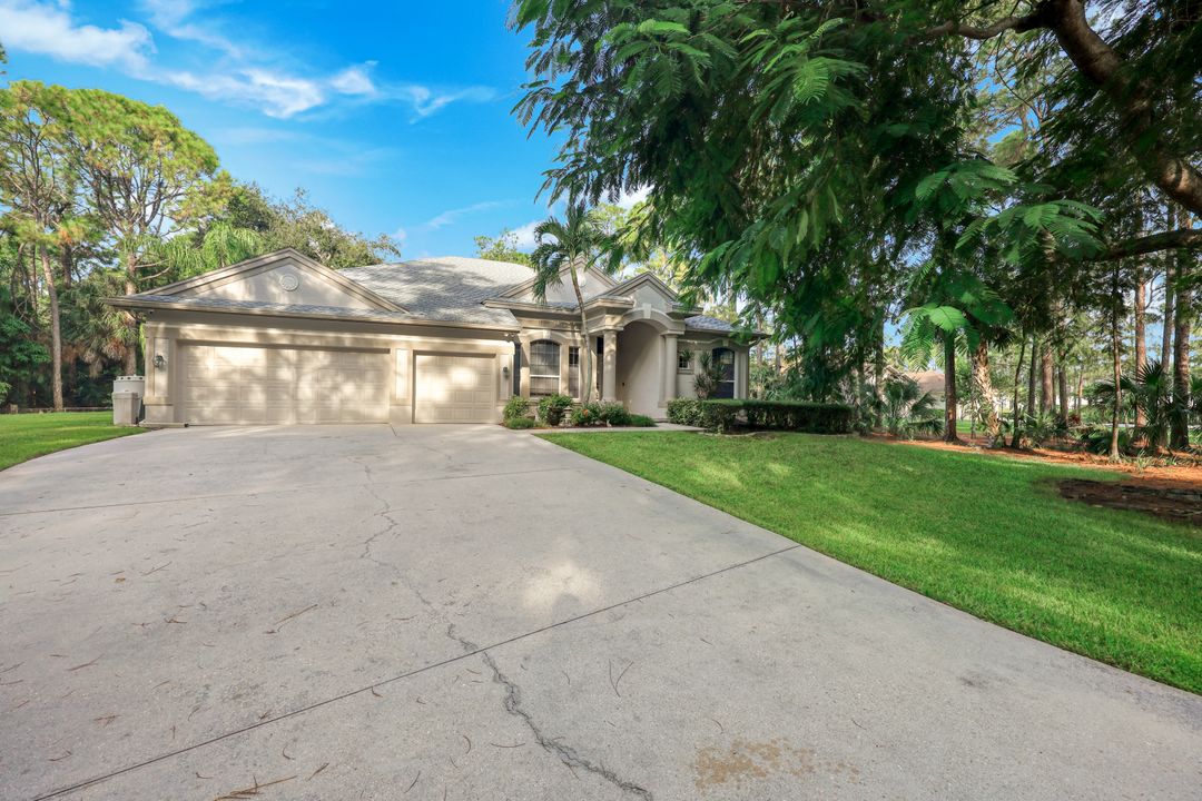661 27th St NW, Naples, FL 34120