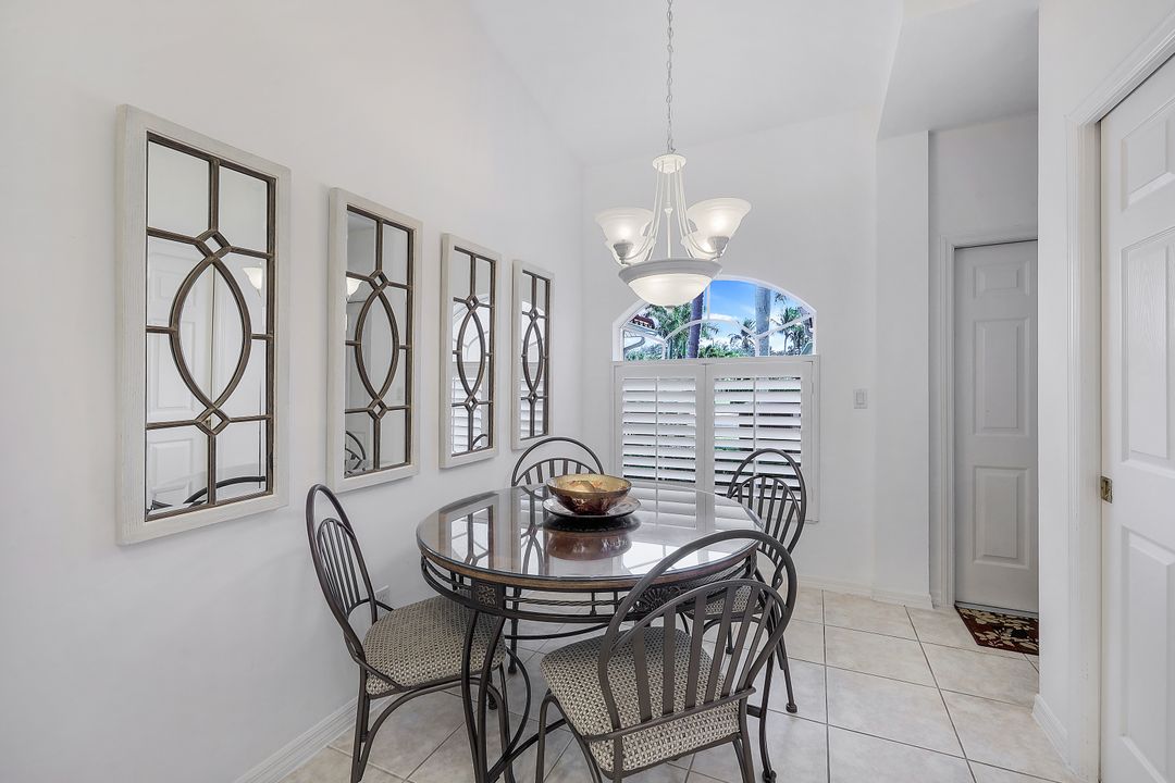 6721 Calumet Dr, Naples, FL 34113