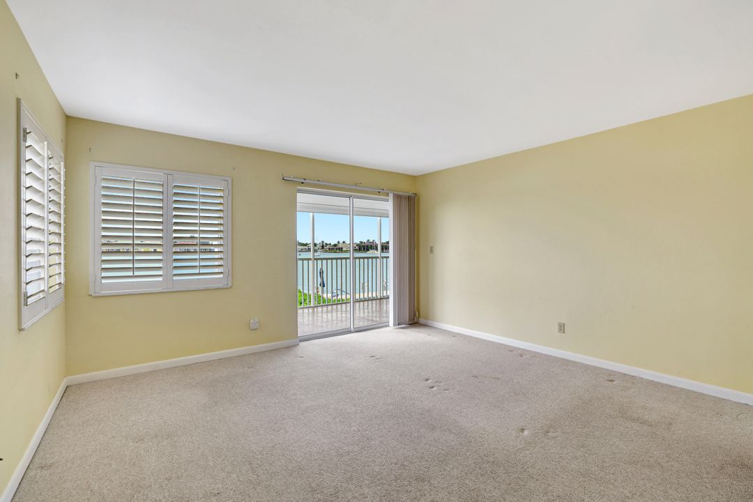 710 W Elkcam Cir #204, Marco Island, FL 34145