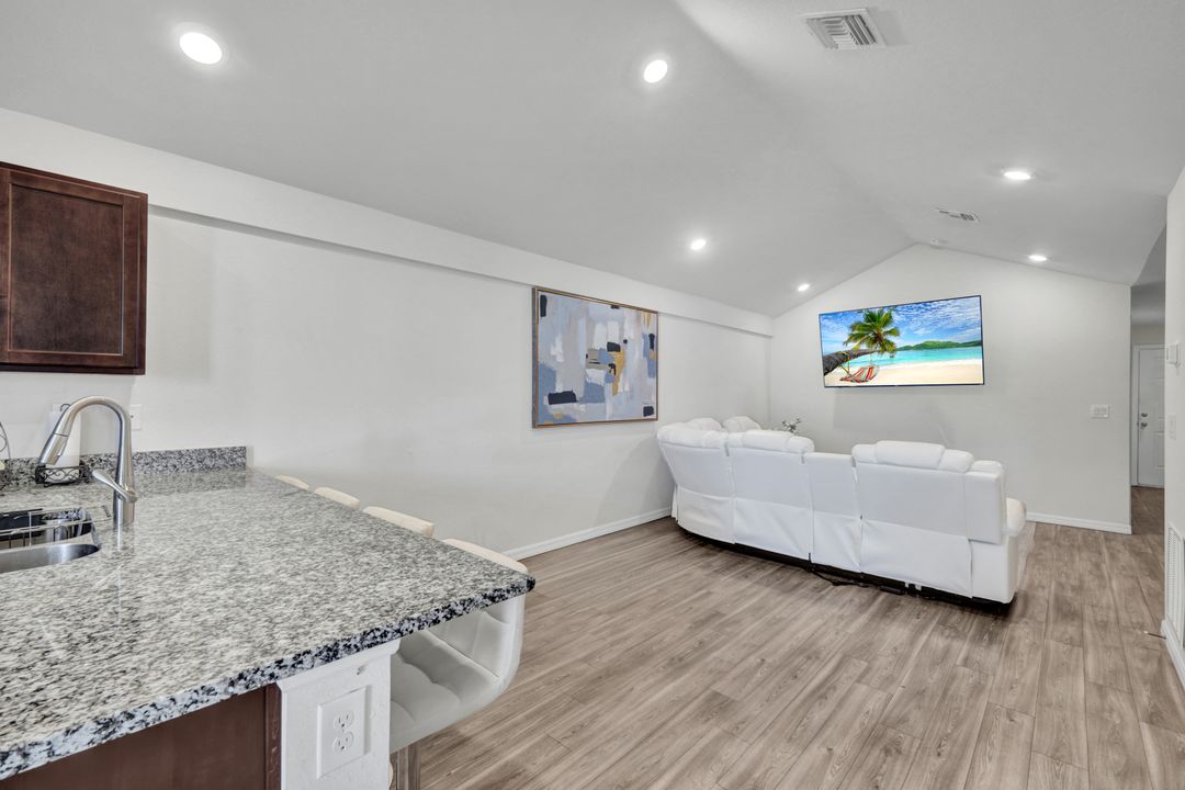 3821 SW 8th Ct, Cape Coral, FL 33914