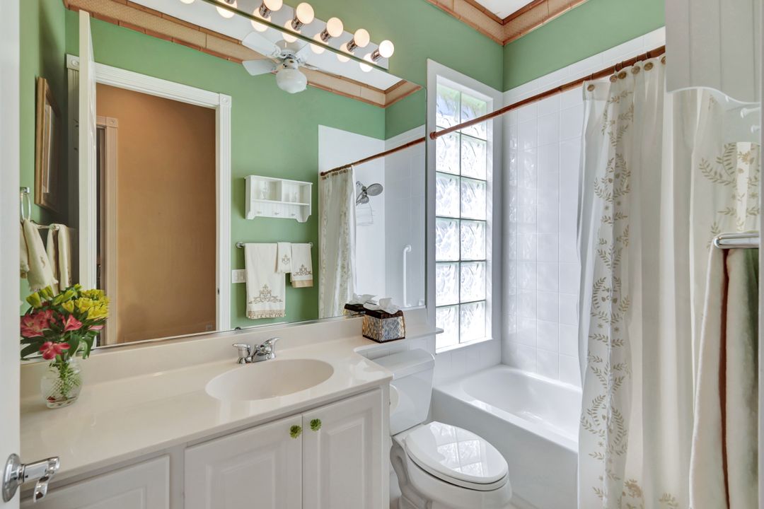 2914 Gilford Way, Naples, FL 34119