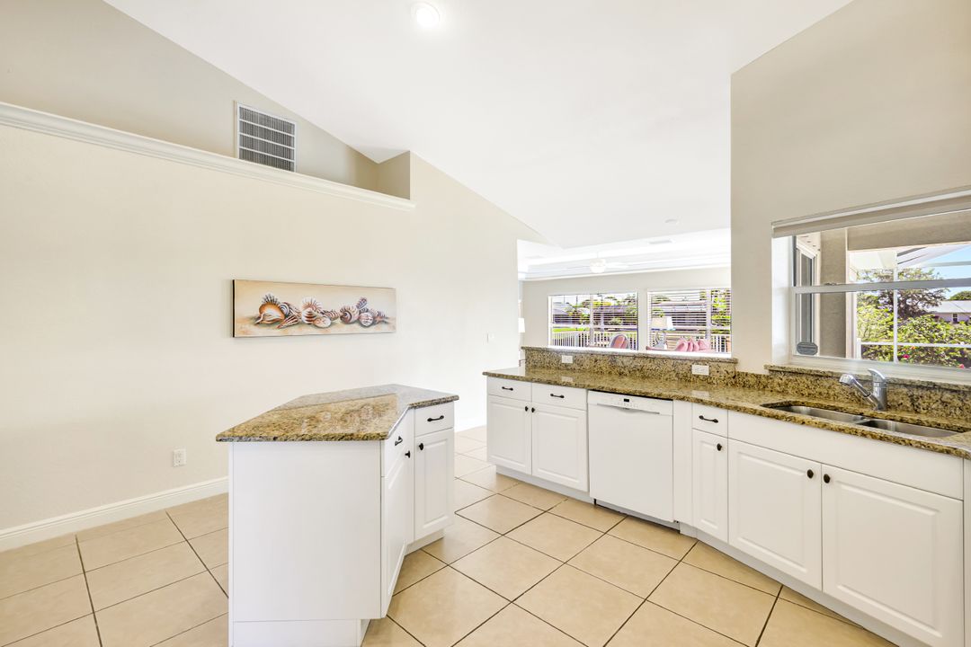 3317 SW 5th Pl, Cape Coral, FL 33914