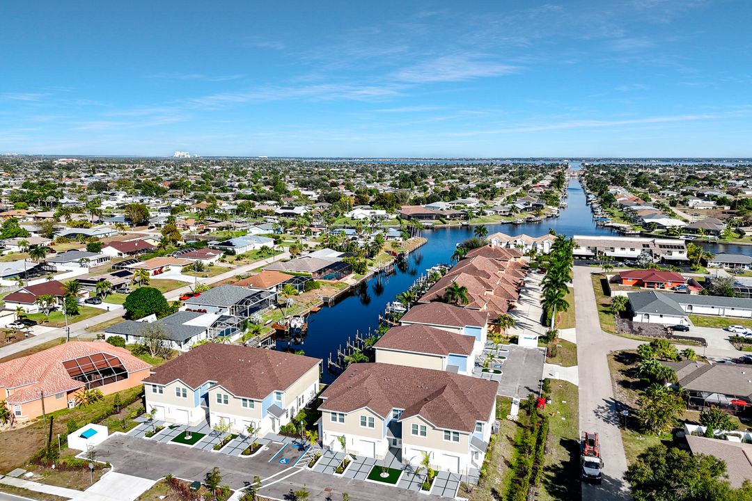3527 Country Club Blvd, Cape Coral, FL 33904