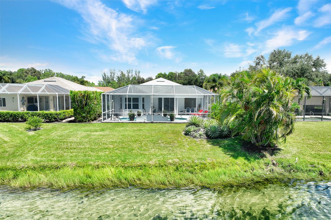 484 Crossfield Cir, Naples, FL 34104