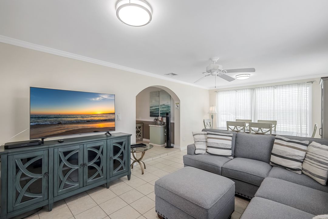 814 107th Ave N, Naples, FL 34108