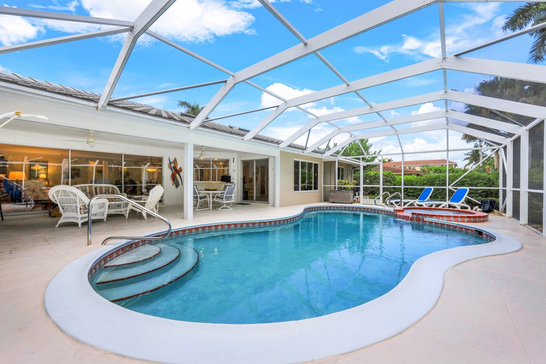 727 Park Shore Dr, Naples, FL 34103