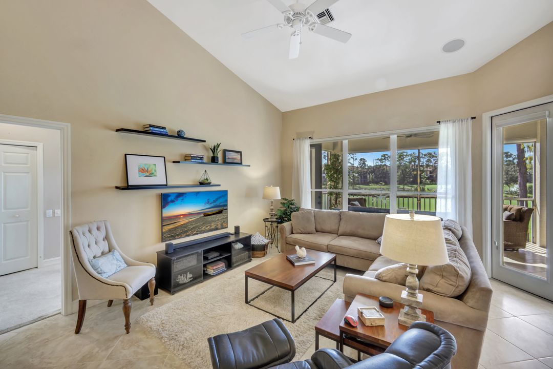 8225 Danbury Blvd #204, Naples, FL 34120