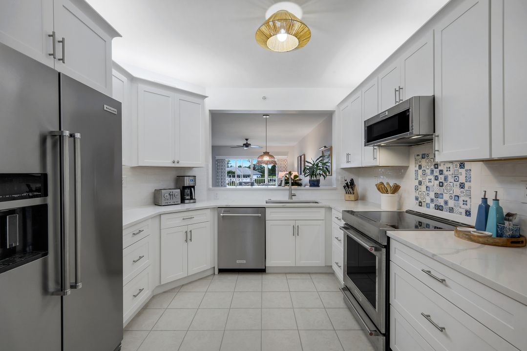 7822 Great Heron Way #201, Naples, FL 34104