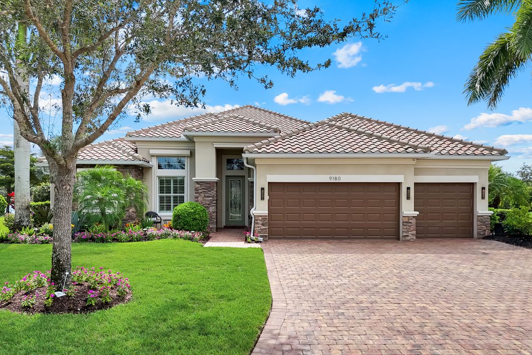 9180 Ores Cir, Naples, FL 34120
