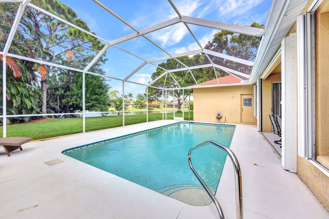 707 Teton Ct, Naples, FL 34104