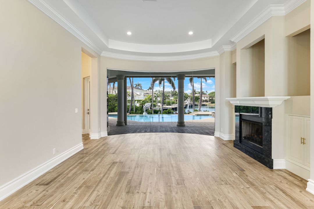 384 Mooring Line Dr, Naples, FL 34102