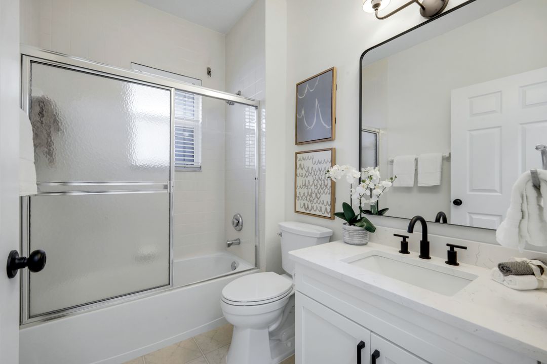 2390 Piccadilly Circus #202, Naples, FL 34112