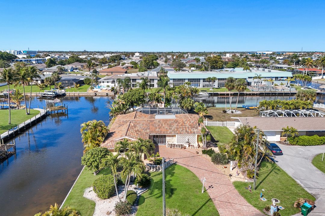 5201 Willow Ct, Cape Coral, FL 33904