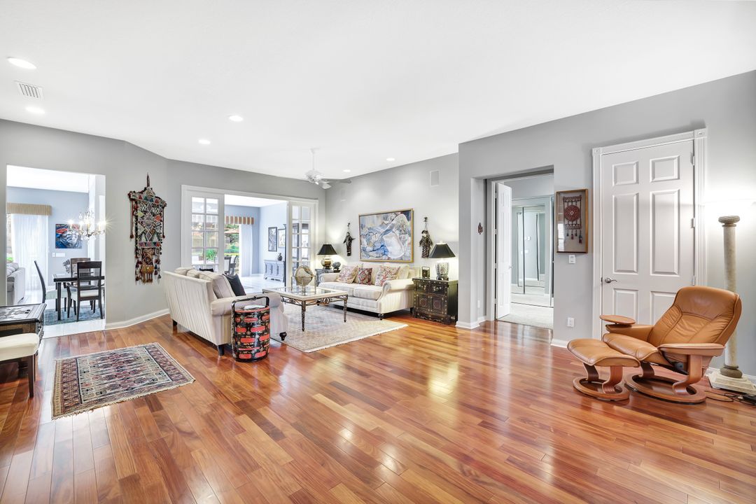 3394 Cerrito Ct, Naples, FL 34109