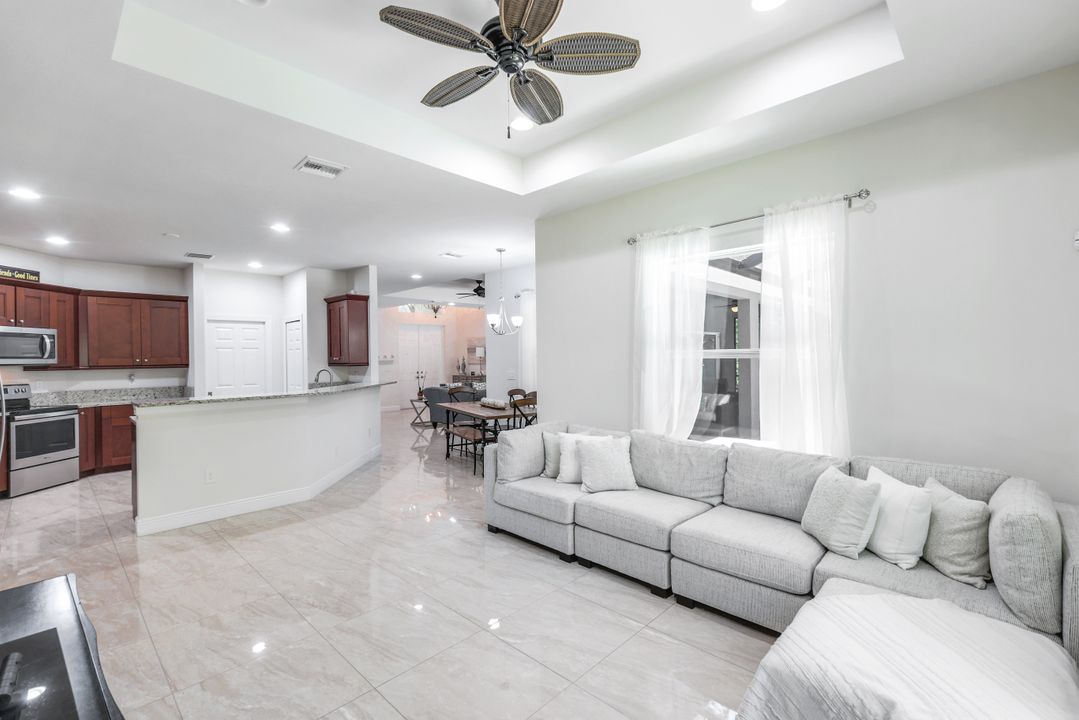 575 12th Ave NW, Naples, FL 34120