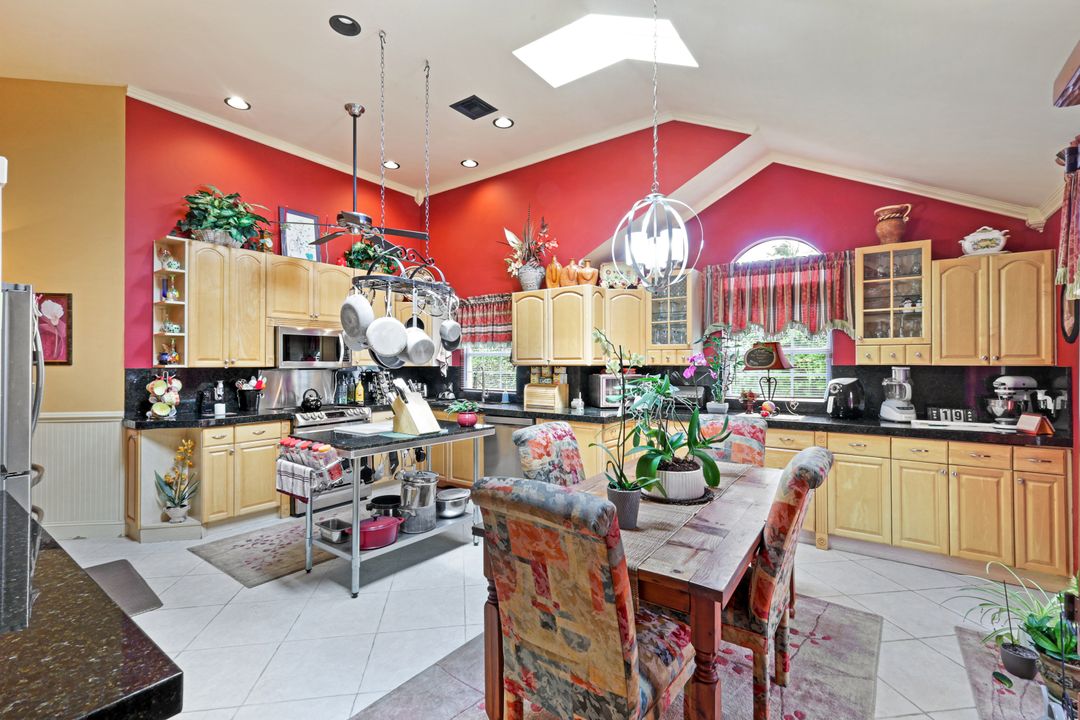 84 Valley Stream Ln, Naples, FL 34113