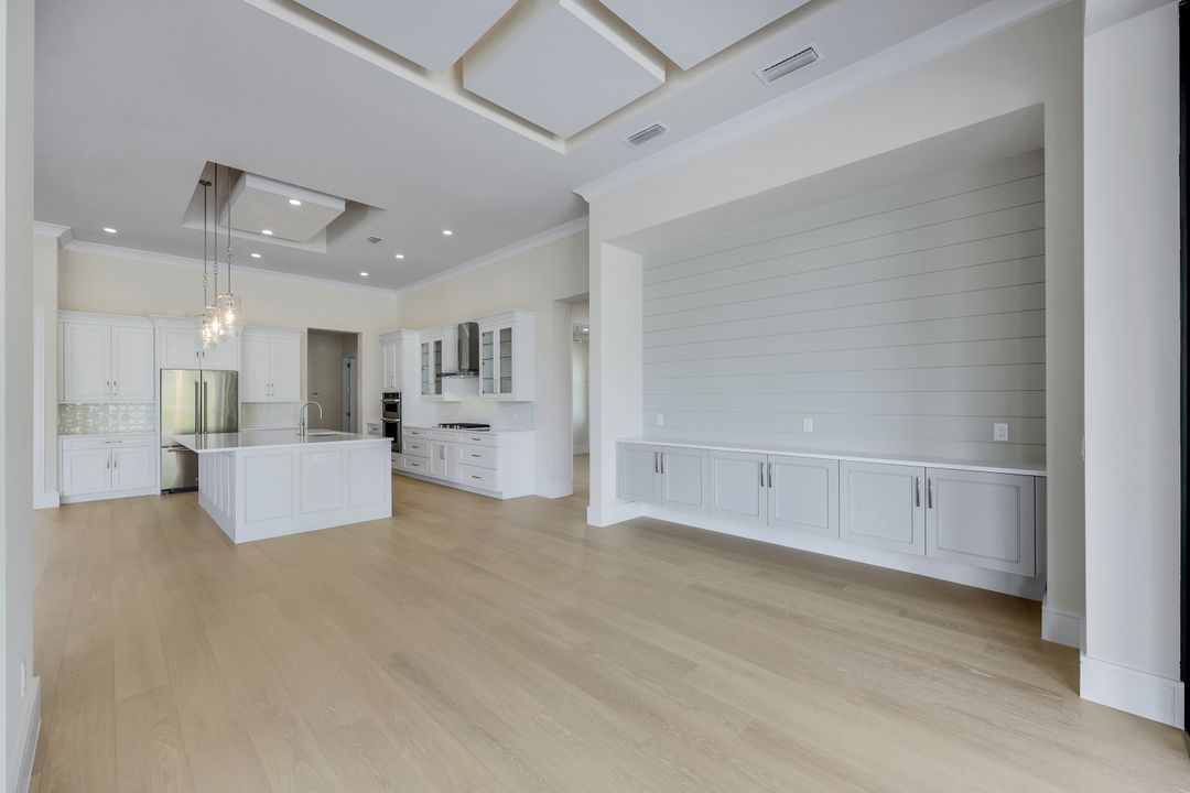 14282 Charthouse Cir, Naples, FL 34114