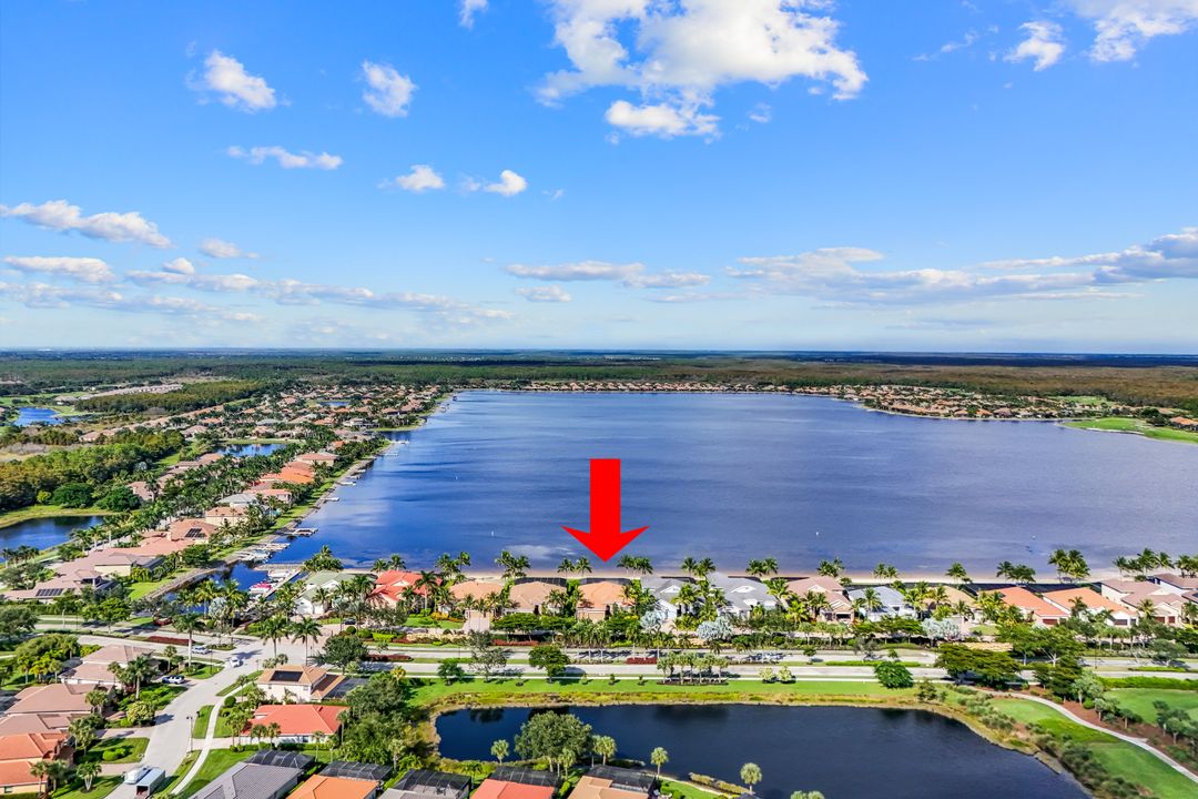 9075 Breakwater Dr, Naples, FL 34120